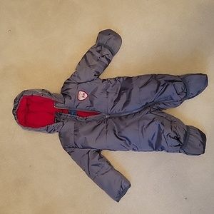Winter coat/snow suit for baby size 9-12 months